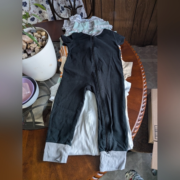 6 Rompers - Picture 3 of 8